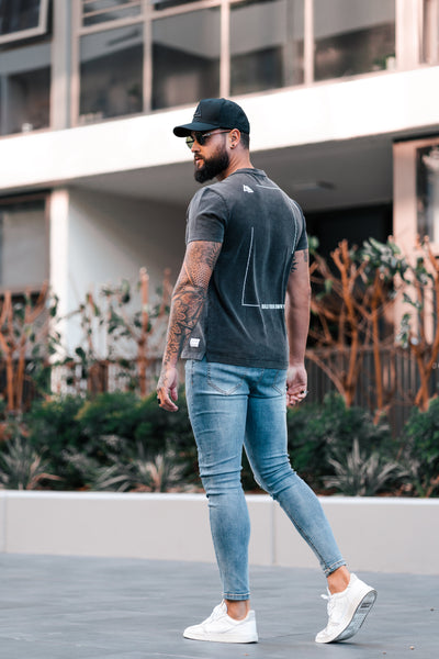 5 Factors to Consider Before Buying Jeans for Men